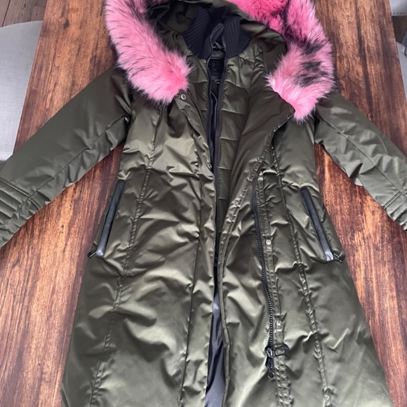 Noize Jessica Jacket forest green w/ pink fur - Picture 6 of 8